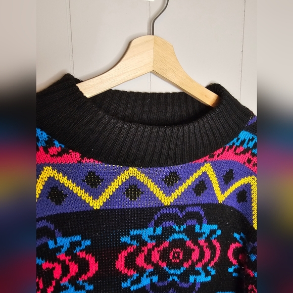 Vintage 80s Sweater Black Abstract - Picture 4 of 9